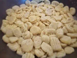 Gnocchi in der Pfanne braten