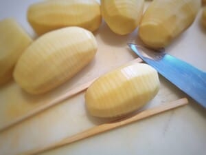 Hasselback-Kartoffeln schneiden