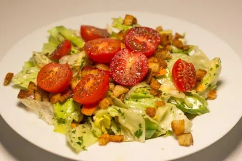 gemischter Salat mit Croutons