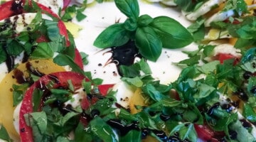 Caprese - Tomate mit Mozarella und Basilikum