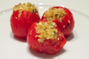 gegrillte Tomaten mit Bulgur und Feta