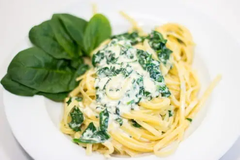 Pasta mit Spinat und Gorgonzola