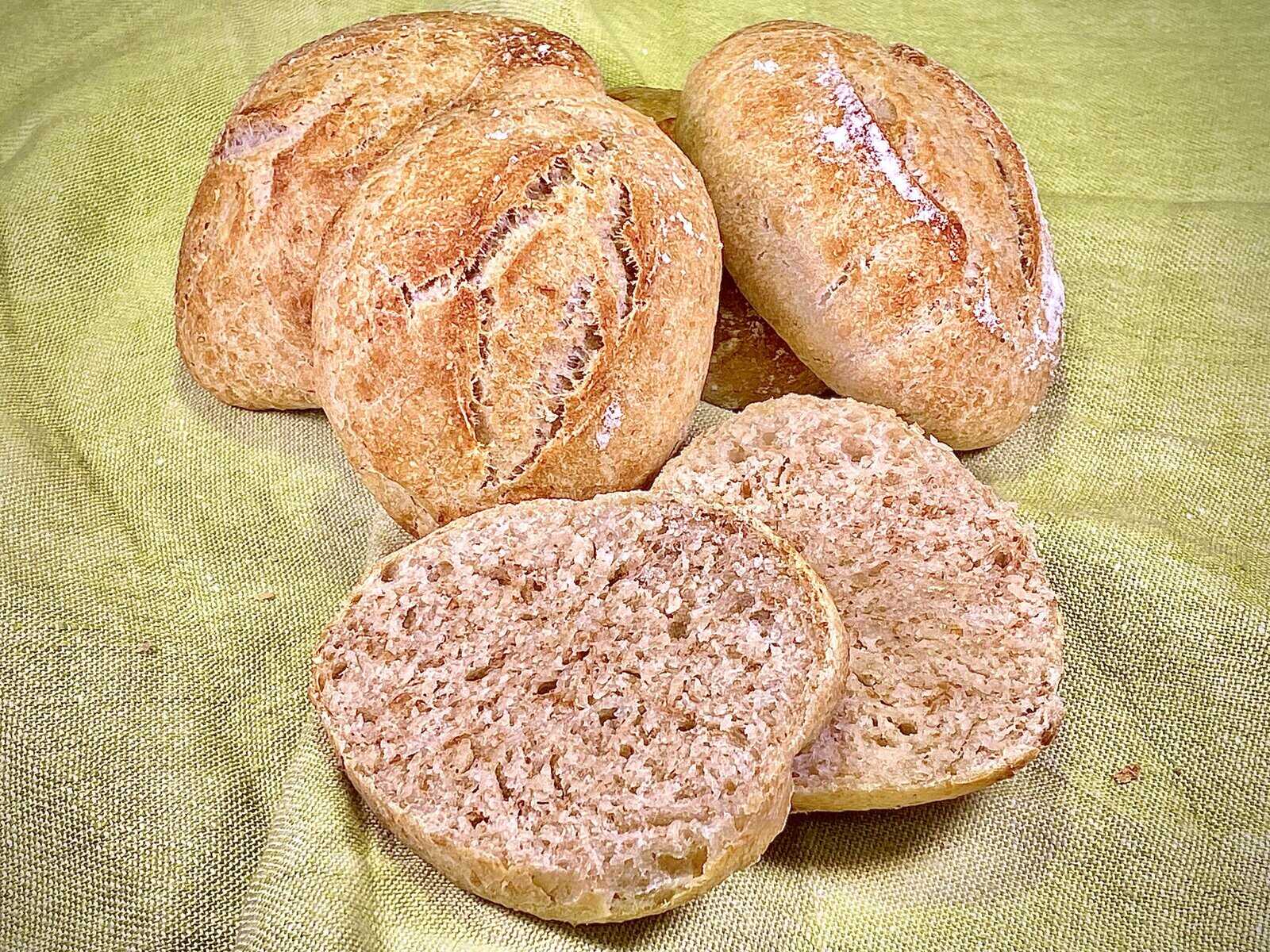 selbst gebackene Brötchen